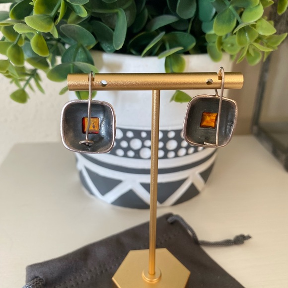 Beautiful Silpada Amber Sterling Silver wire closure earrings - Picture 3 of 6